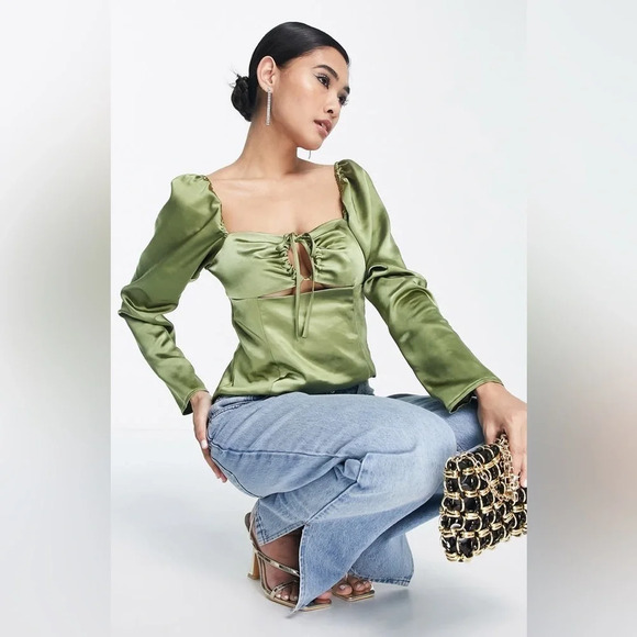 TOPSHOP Keyhole Satin Top, KHAKI, Size 2 US (fits like 0), NWT - Picture 2 of 13